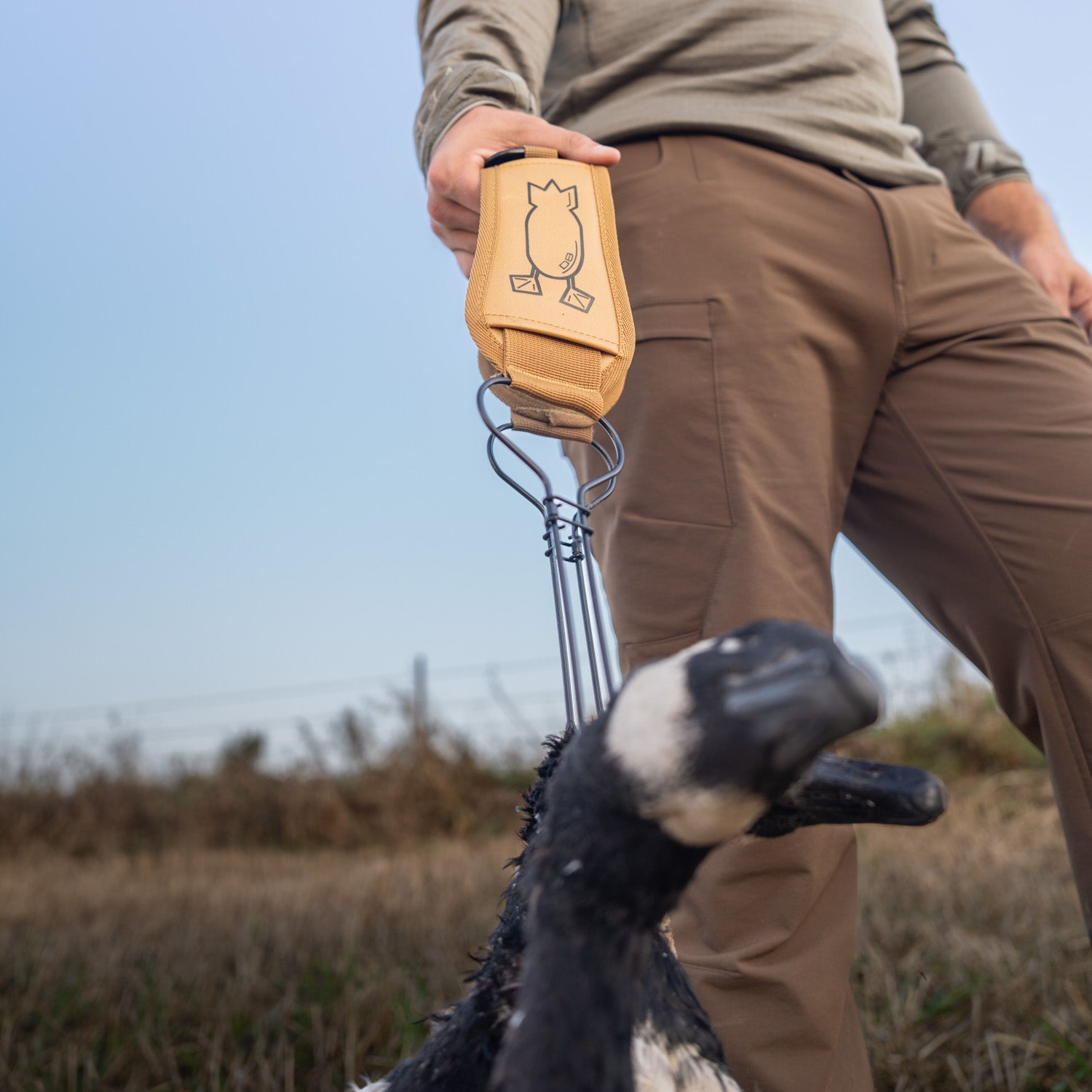Duck Tote Game Carrier Carbon Tan