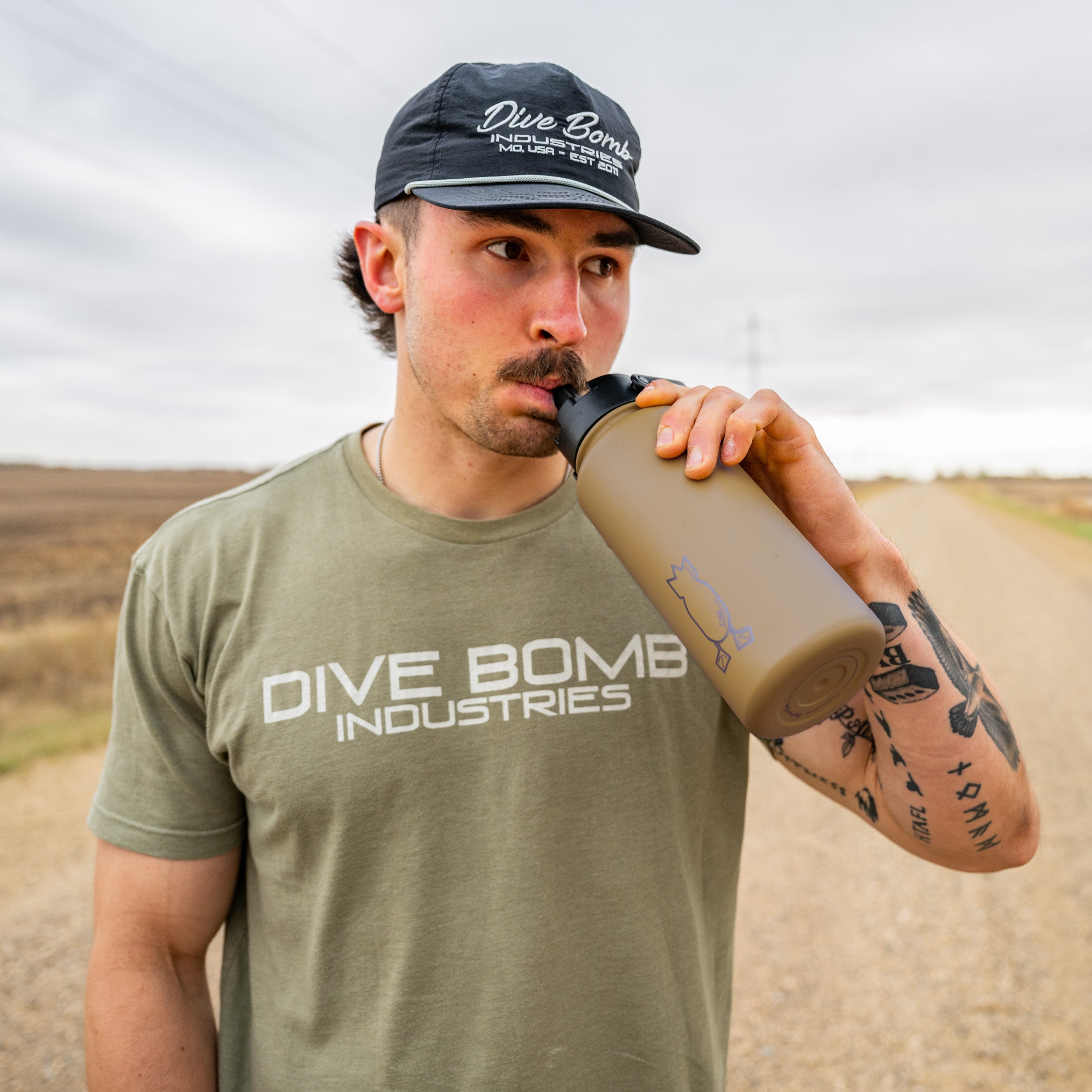 Water Bottle Otter Brown