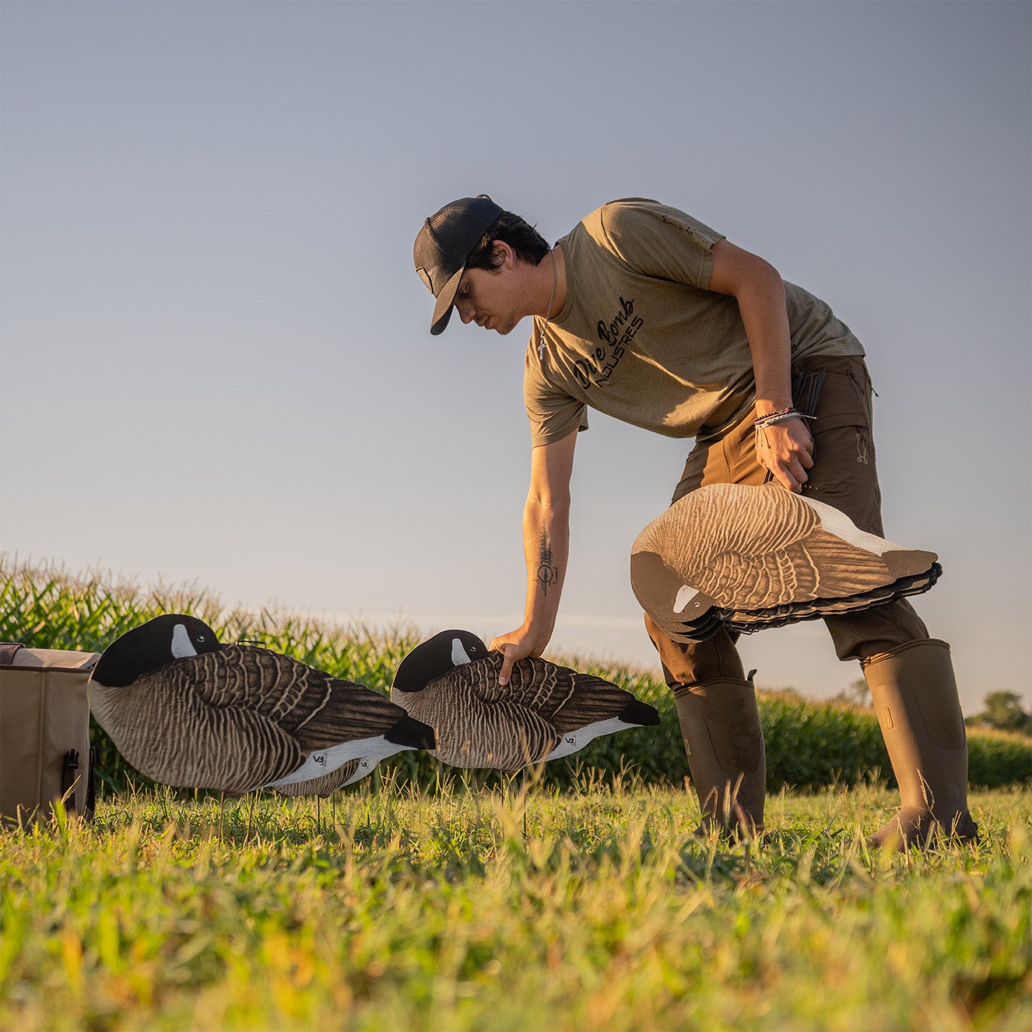 V3 Sleeper Canada Silhouettes silhouettes